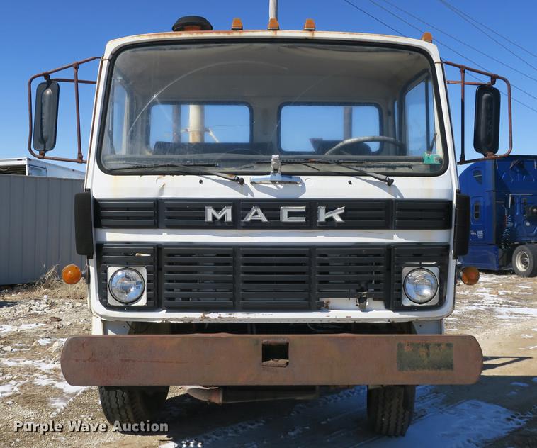 image for item DB8878 1981 Mack MS200 dump flatbed truck