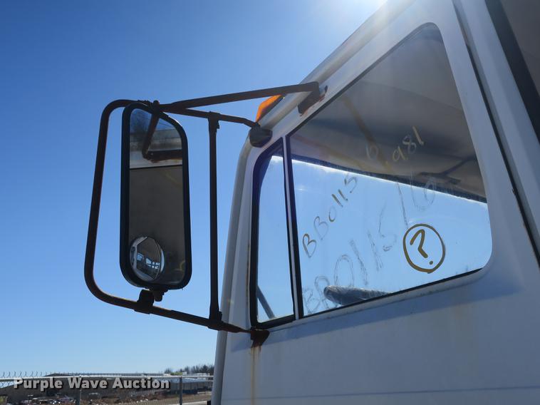 image for item DB8878 1981 Mack MS200 dump flatbed truck