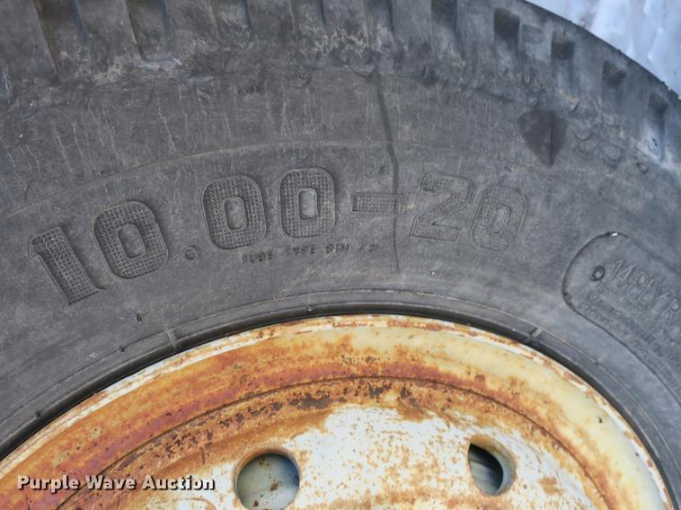 image for item DB8878 1981 Mack MS200 dump flatbed truck