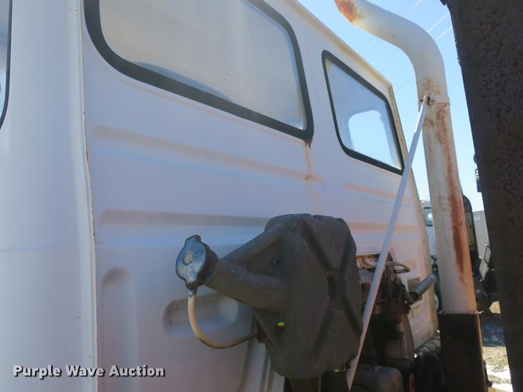 image for item DB8878 1981 Mack MS200 dump flatbed truck