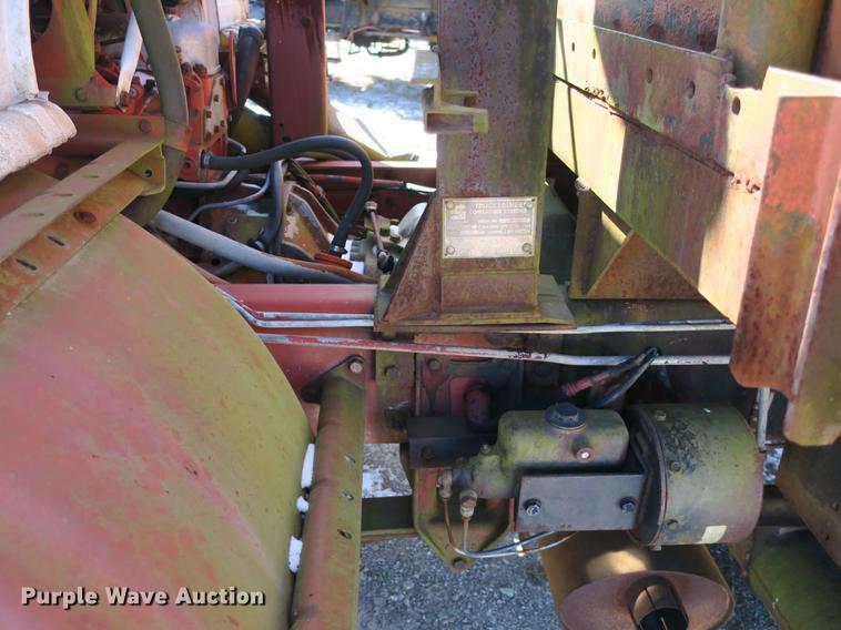 image for item DB8878 1981 Mack MS200 dump flatbed truck