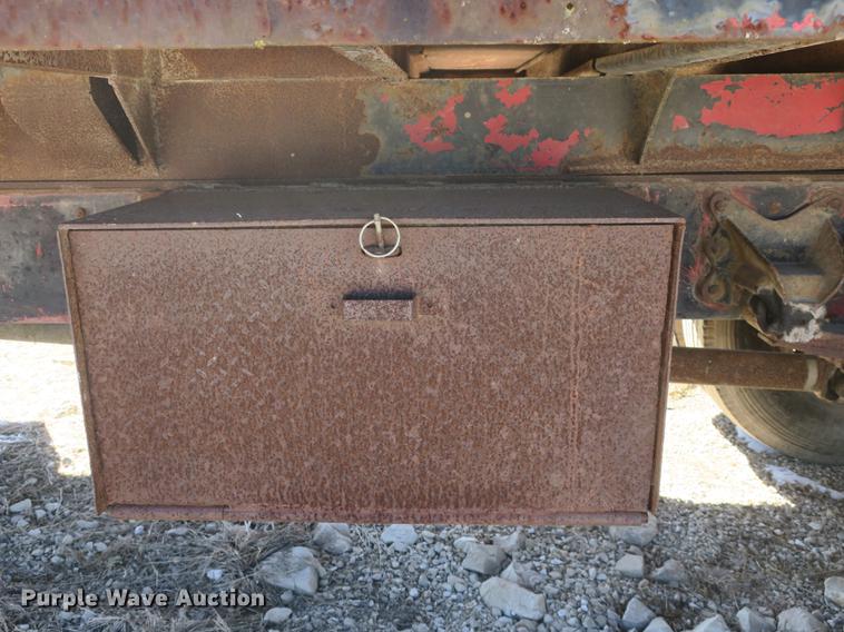 image for item DB8878 1981 Mack MS200 dump flatbed truck