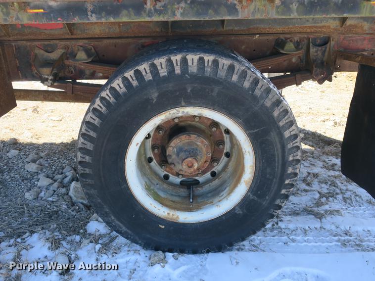 image for item DB8878 1981 Mack MS200 dump flatbed truck