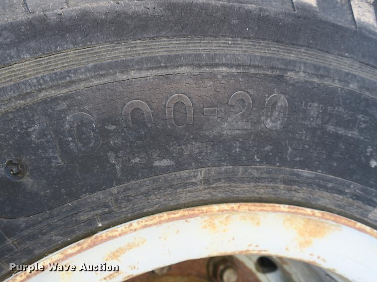 image for item DB8878 1981 Mack MS200 dump flatbed truck