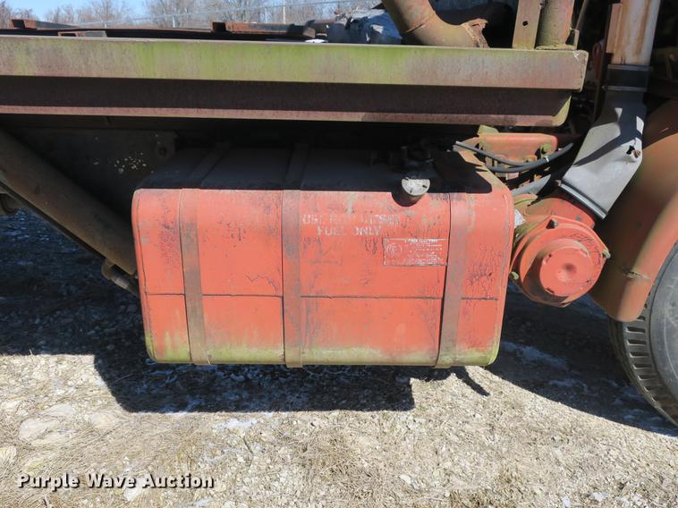 image for item DB8878 1981 Mack MS200 dump flatbed truck