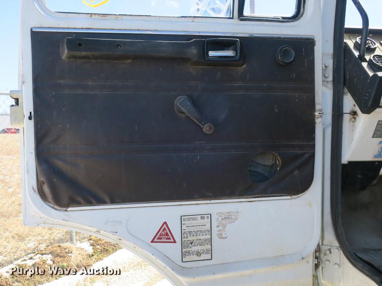 image for item DB8878 1981 Mack MS200 dump flatbed truck