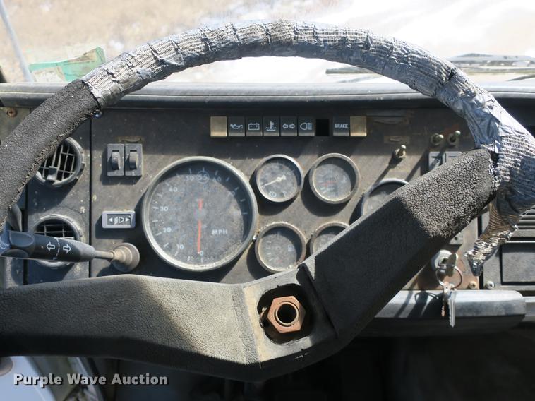 image for item DB8878 1981 Mack MS200 dump flatbed truck