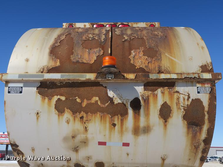 image for item DB8882 2005 Mack refuse truck