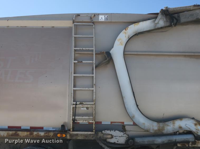 image for item DB8882 2005 Mack refuse truck