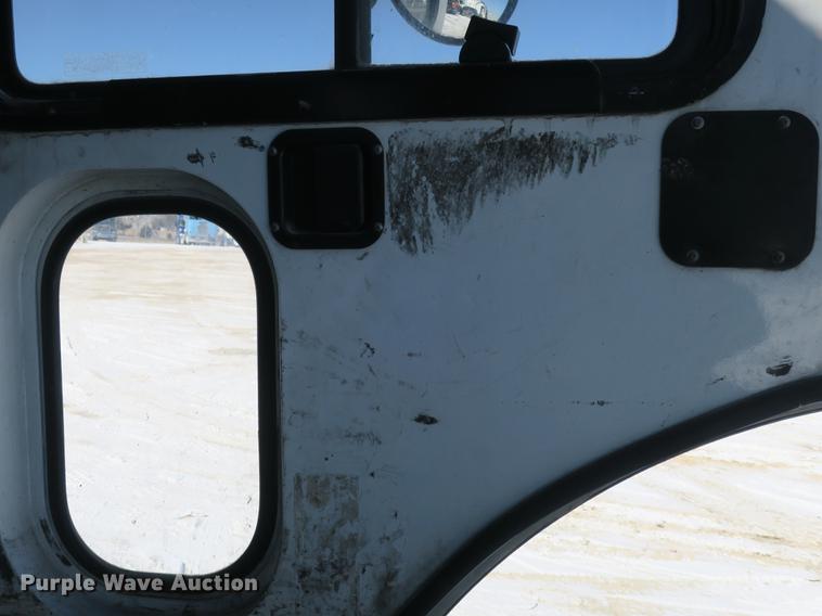 image for item DB8882 2005 Mack refuse truck