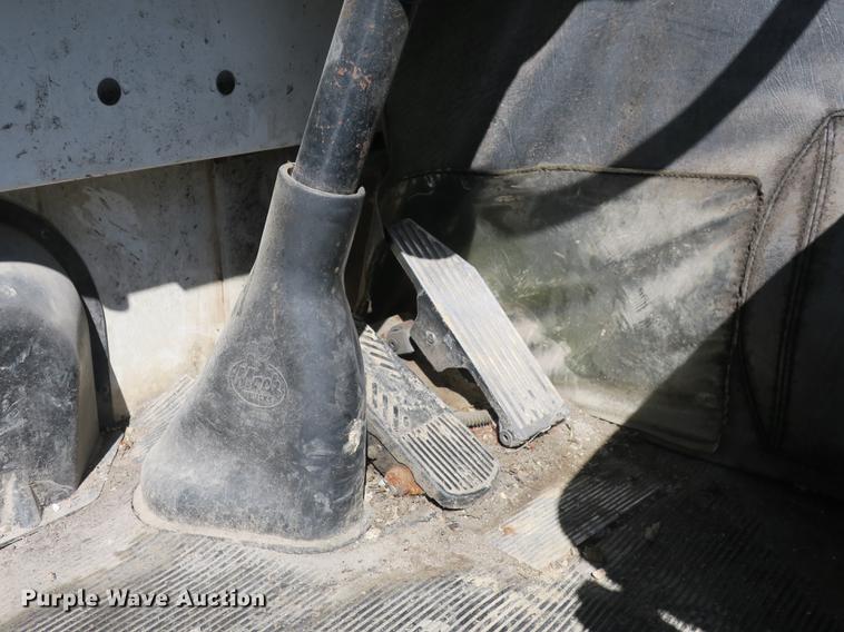 image for item DB8882 2005 Mack refuse truck