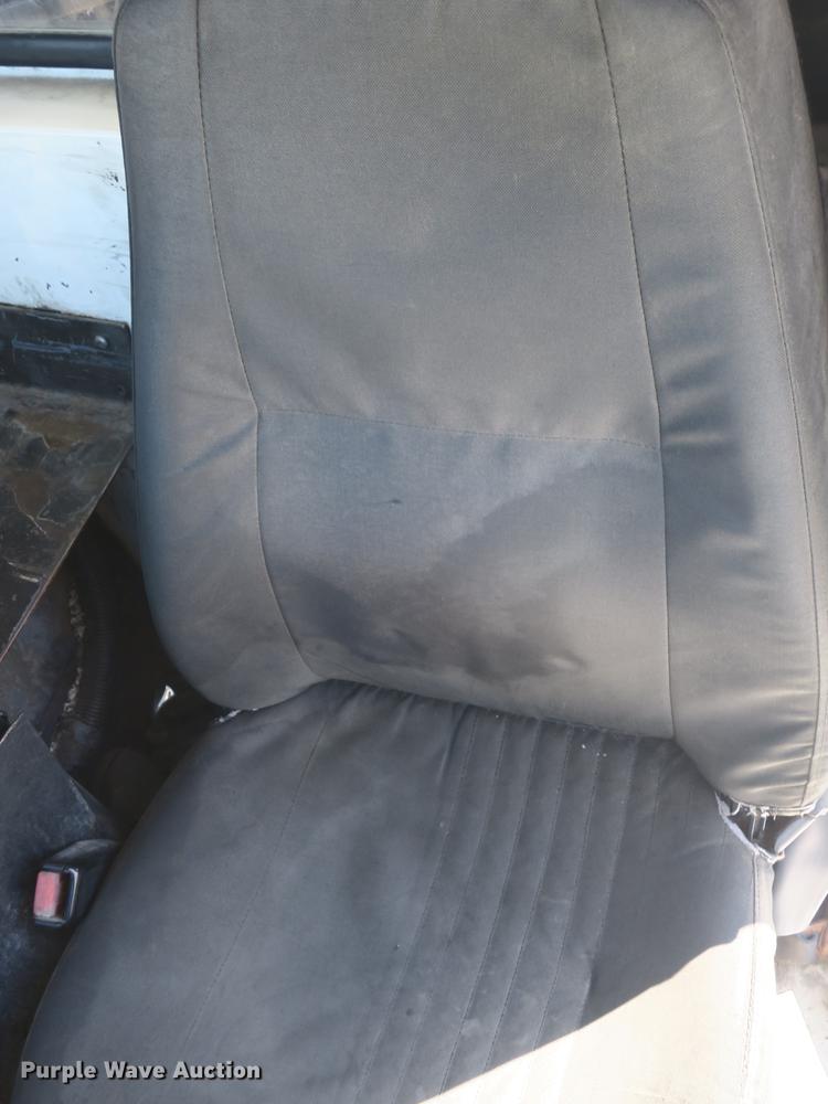 image for item DB8882 2005 Mack refuse truck