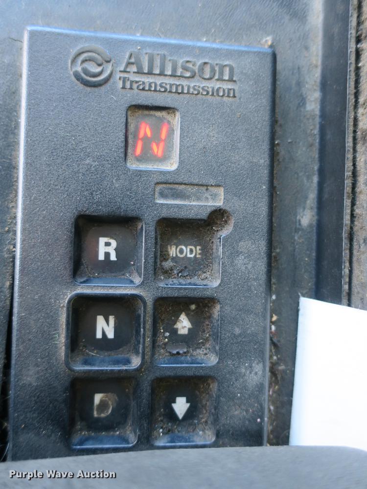 image for item DB8882 2005 Mack refuse truck