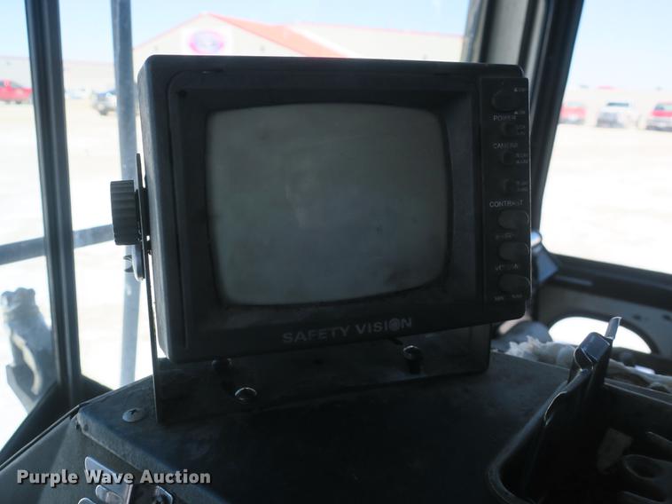 image for item DB8882 2005 Mack refuse truck