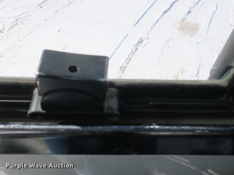 image for item DB8882 2005 Mack refuse truck