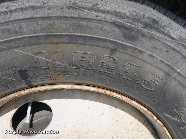 image for item DB8882 2005 Mack refuse truck