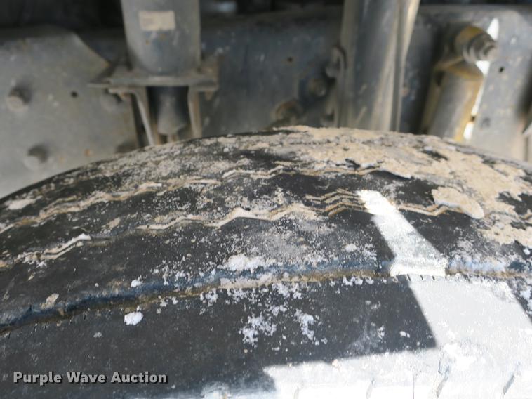 image for item DB8882 2005 Mack refuse truck