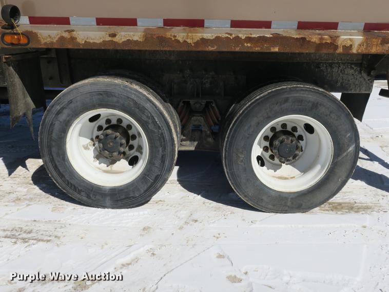 image for item DB8882 2005 Mack refuse truck