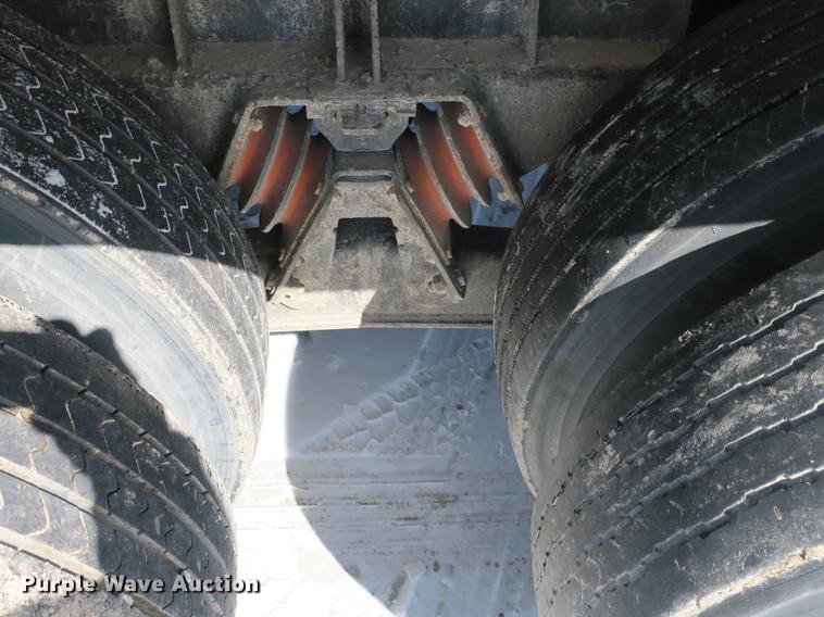 image for item DB8882 2005 Mack refuse truck