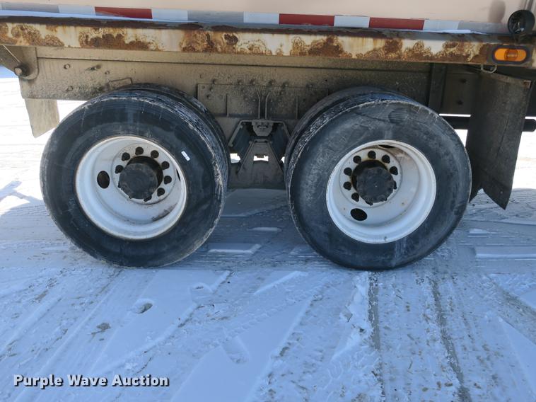 image for item DB8882 2005 Mack refuse truck