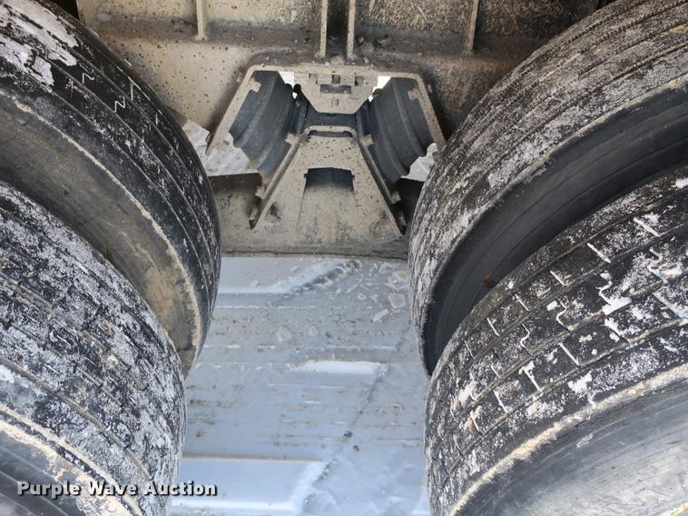 image for item DB8882 2005 Mack refuse truck