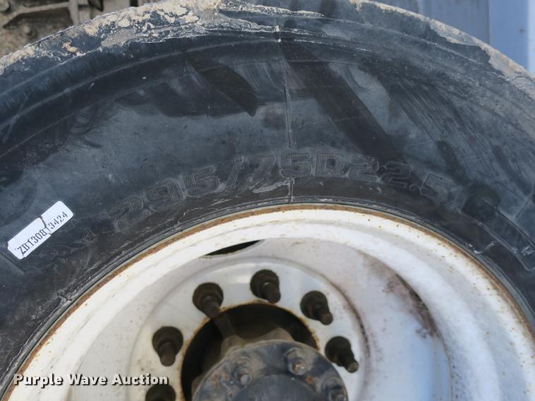 image for item DB8882 2005 Mack refuse truck