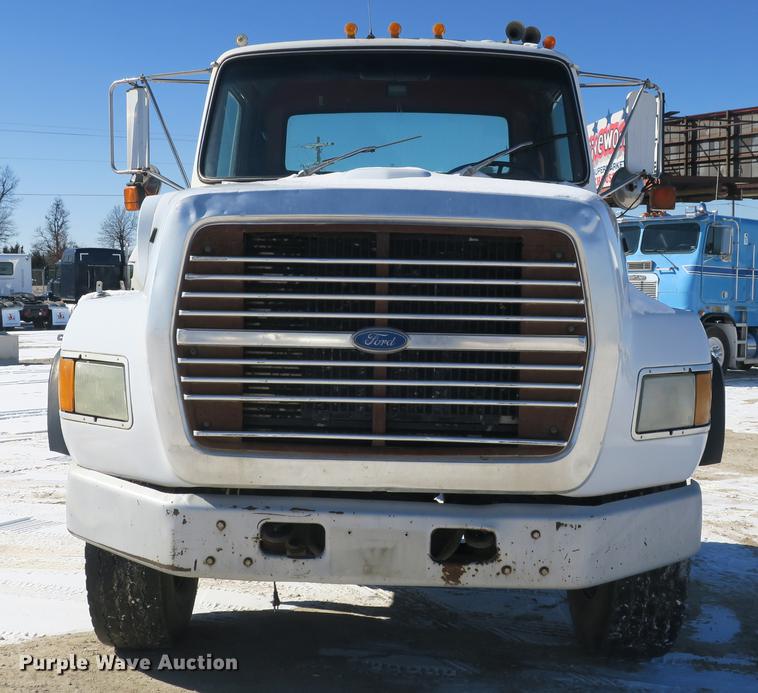 image for item DB8883 1994 Ford L9000 truck cab and chassis