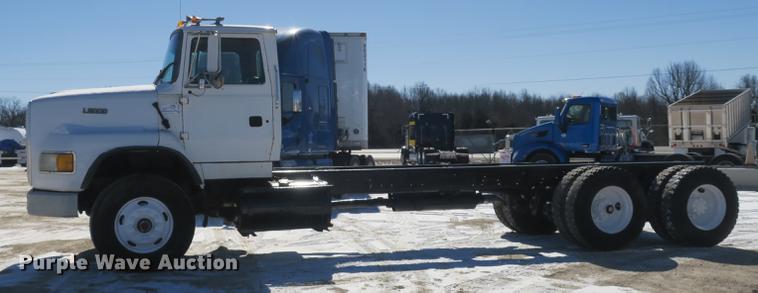 image for item DB8883 1994 Ford L9000 truck cab and chassis