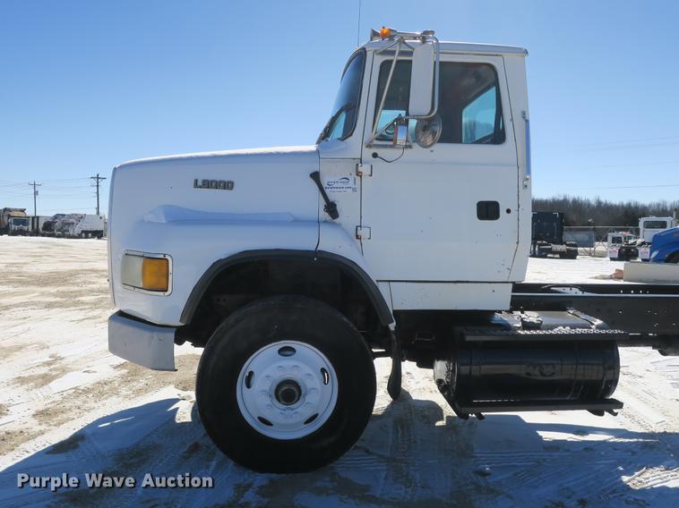 image for item DB8883 1994 Ford L9000 truck cab and chassis