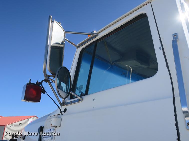 image for item DB8883 1994 Ford L9000 truck cab and chassis