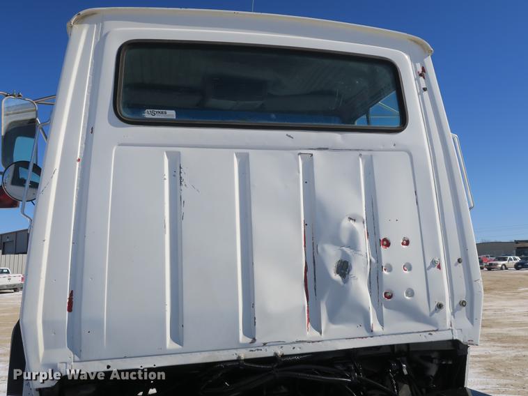 image for item DB8883 1994 Ford L9000 truck cab and chassis