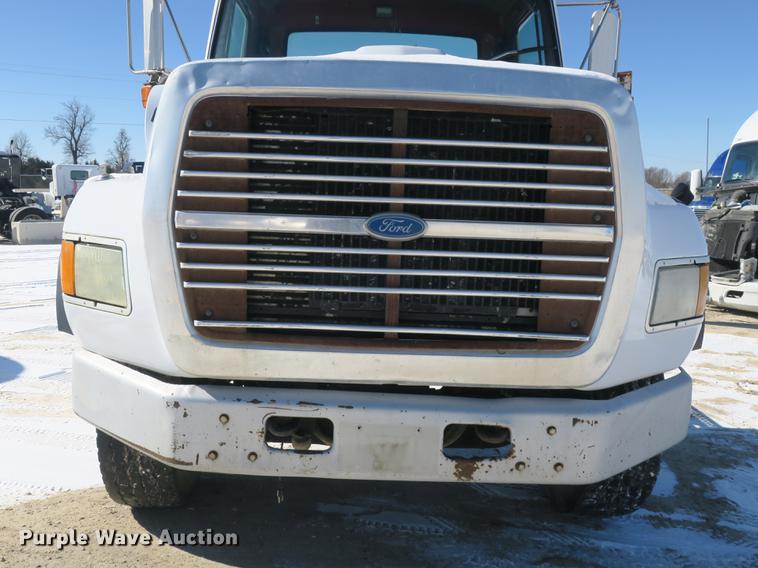 image for item DB8883 1994 Ford L9000 truck cab and chassis