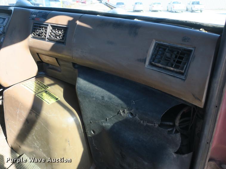 image for item DB8883 1994 Ford L9000 truck cab and chassis