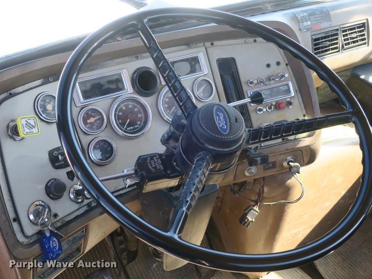 image for item DB8883 1994 Ford L9000 truck cab and chassis