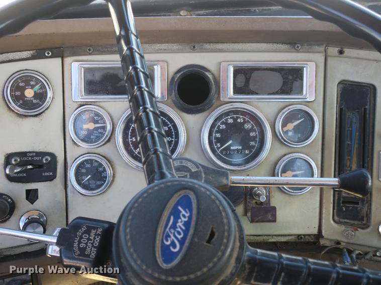 image for item DB8883 1994 Ford L9000 truck cab and chassis