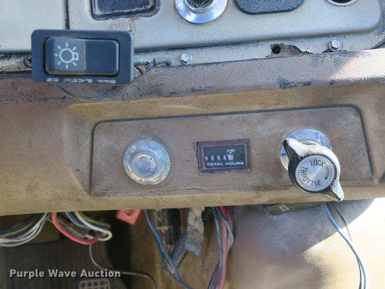 image for item DB8883 1994 Ford L9000 truck cab and chassis