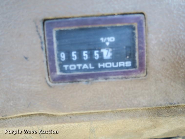 image for item DB8883 1994 Ford L9000 truck cab and chassis