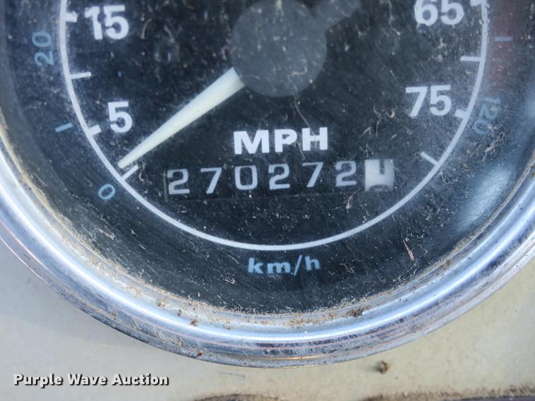 image for item DB8883 1994 Ford L9000 truck cab and chassis