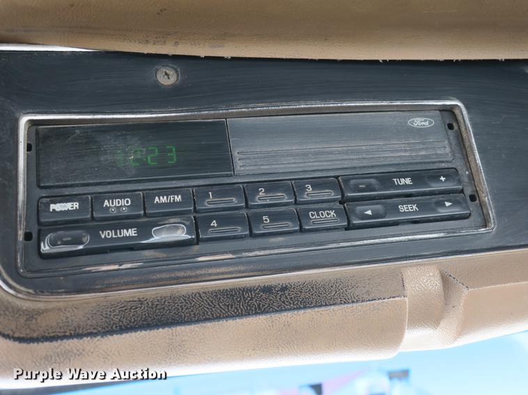 image for item DB8883 1994 Ford L9000 truck cab and chassis