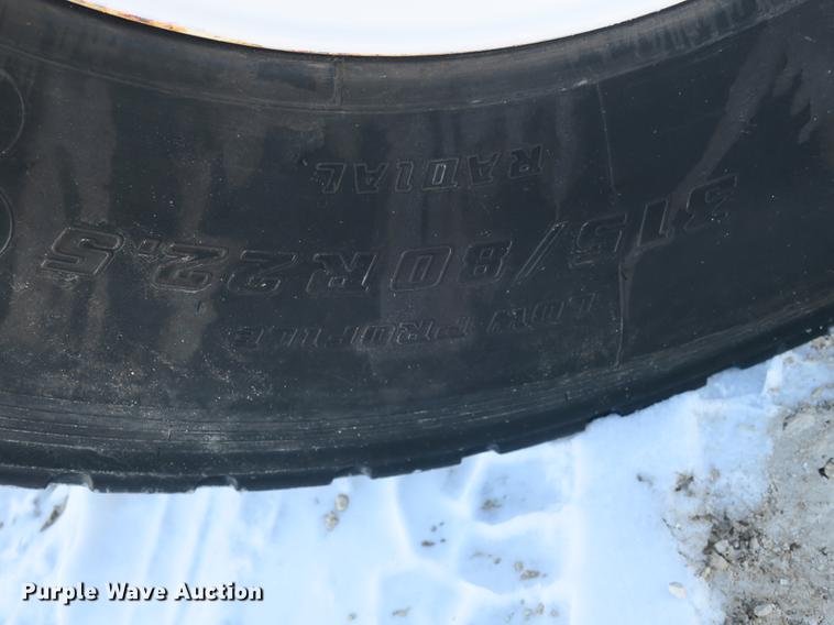 image for item DB8883 1994 Ford L9000 truck cab and chassis