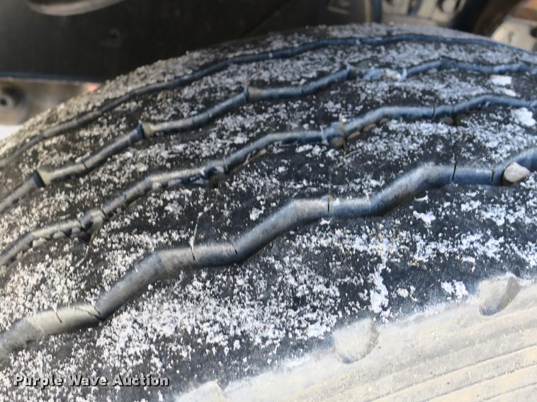 image for item DB8883 1994 Ford L9000 truck cab and chassis