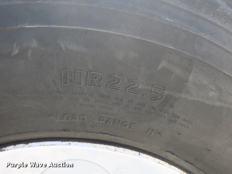 image for item DB8883 1994 Ford L9000 truck cab and chassis