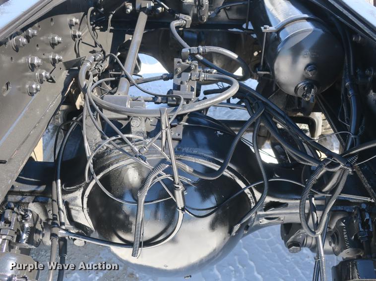 image for item DB8883 1994 Ford L9000 truck cab and chassis