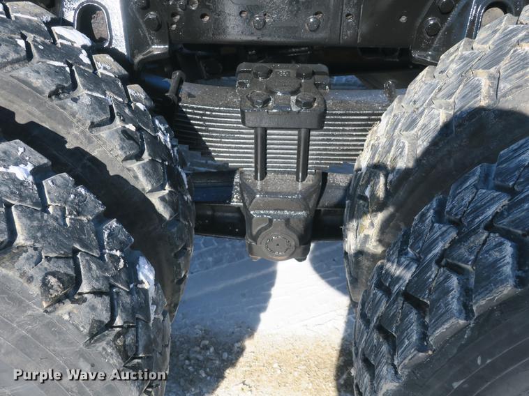 image for item DB8883 1994 Ford L9000 truck cab and chassis