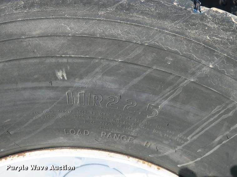 image for item DB8883 1994 Ford L9000 truck cab and chassis