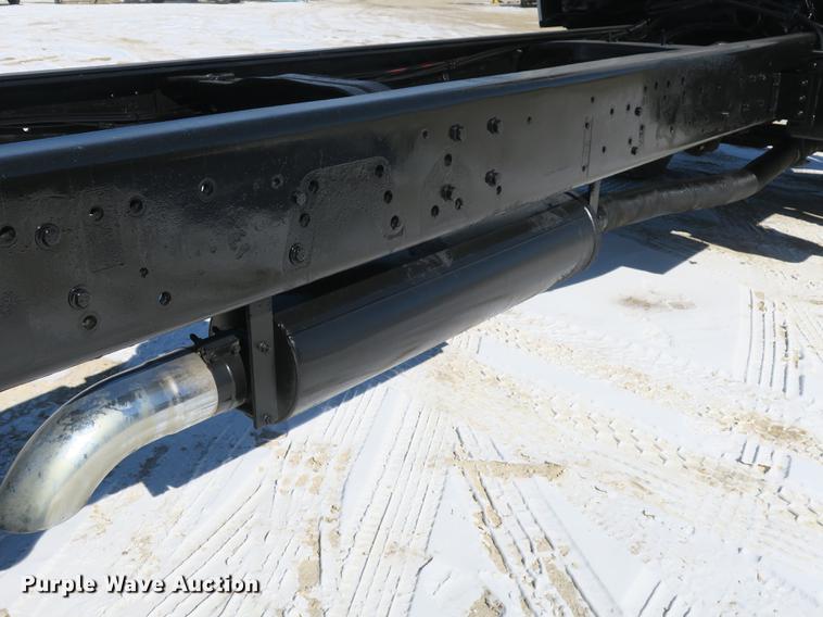 image for item DB8883 1994 Ford L9000 truck cab and chassis