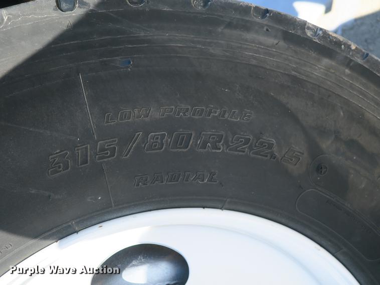 image for item DB8883 1994 Ford L9000 truck cab and chassis