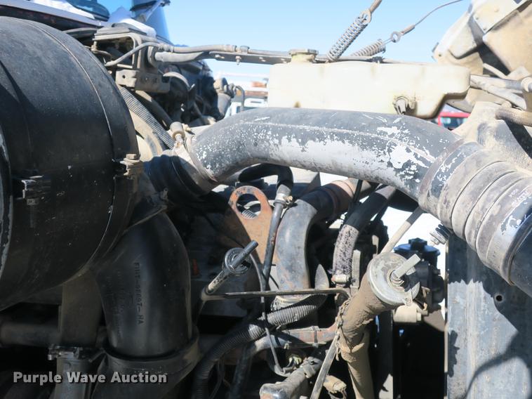 image for item DB8883 1994 Ford L9000 truck cab and chassis