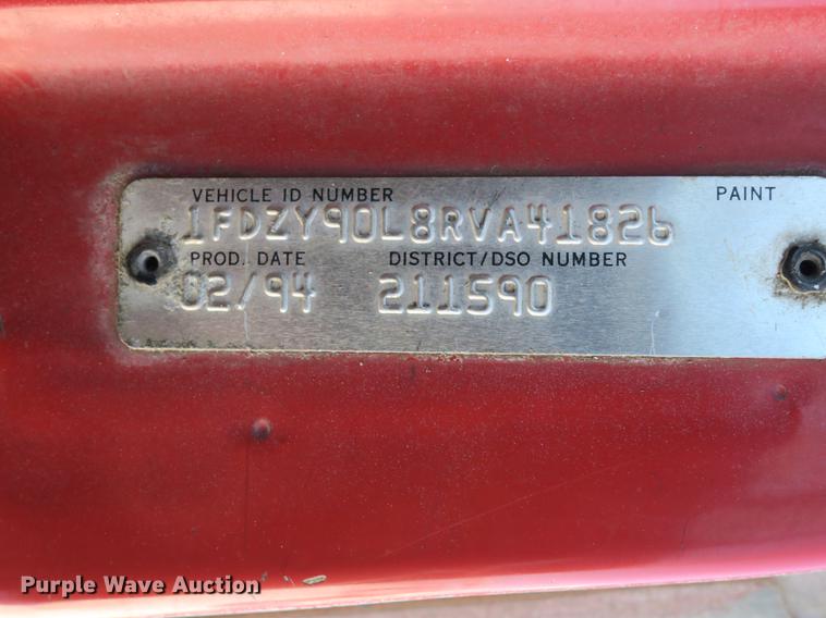 image for item DB8883 1994 Ford L9000 truck cab and chassis