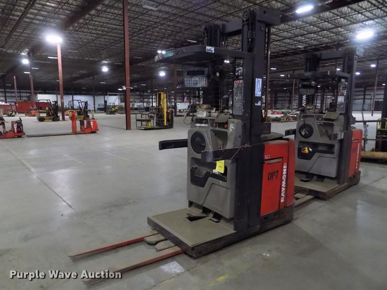 image for item DB9000 Raymond EASi-0PC30TT pallet jack